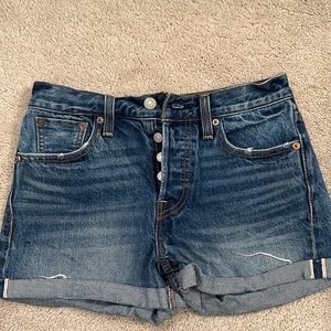 Levi’s mid-high rise jean short